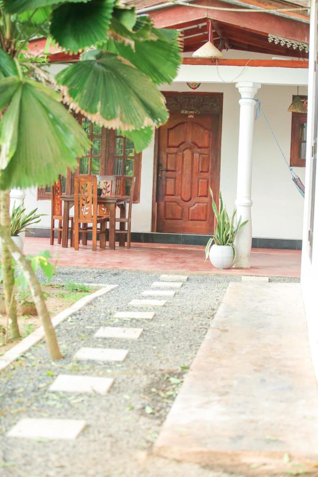 Mountain Relax Inn Weligama Buitenkant foto